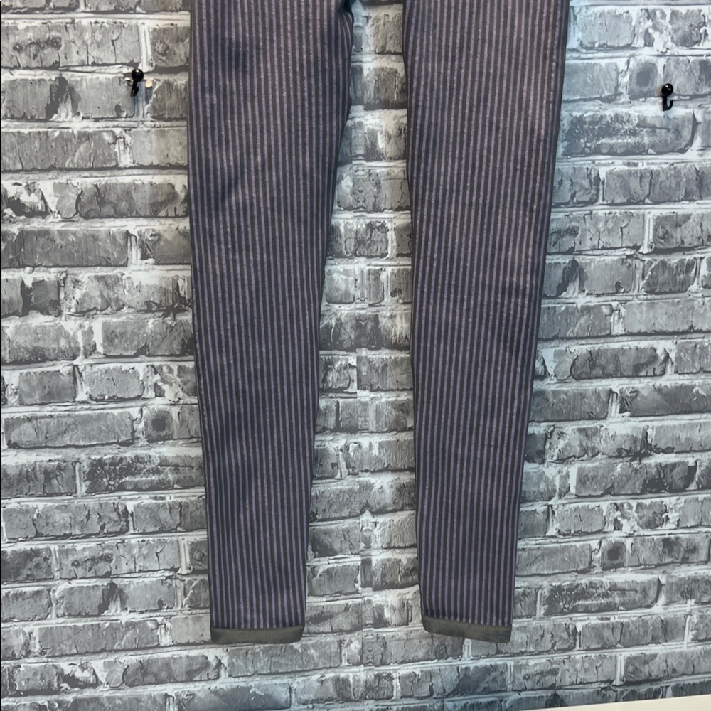 Woman's Fabletics Ribbed Leggings - Picture 6 of 11